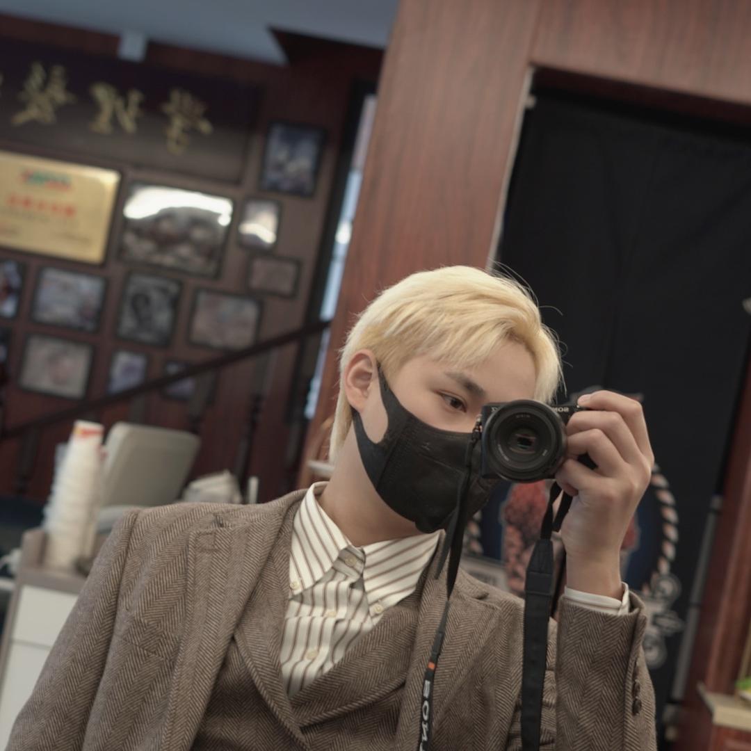 📷