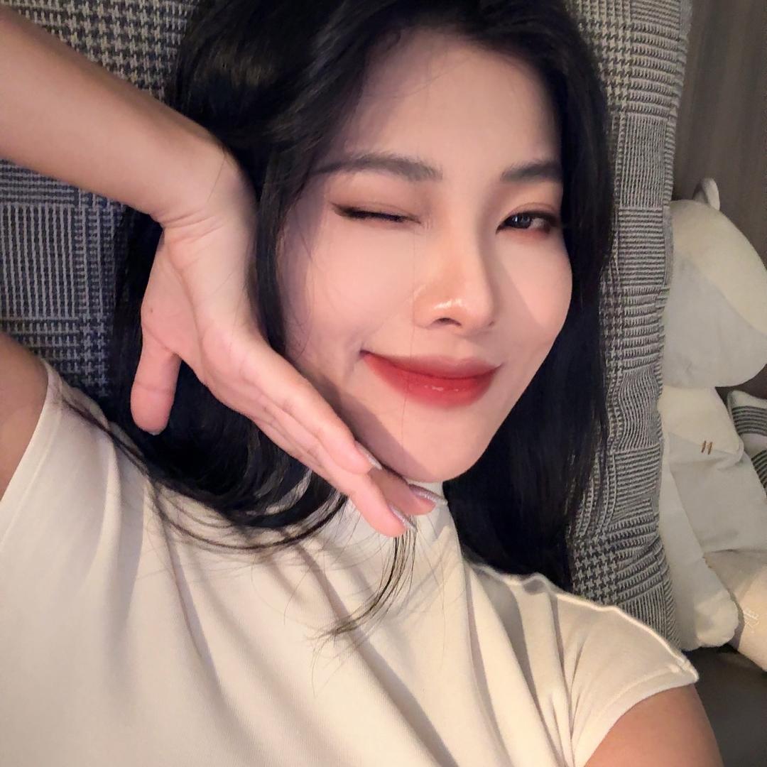 章 得 美 🃏