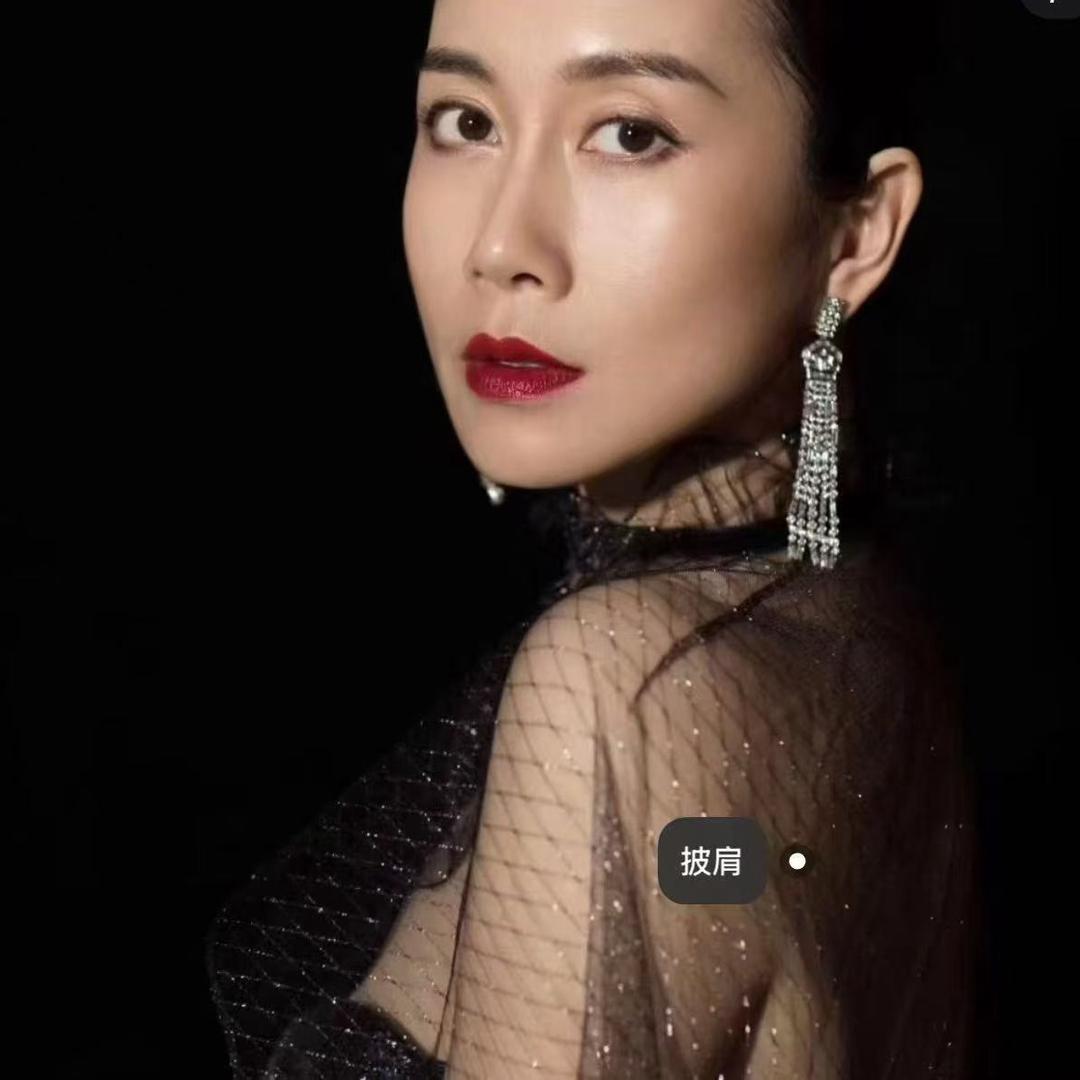 温姐姐爱美妆