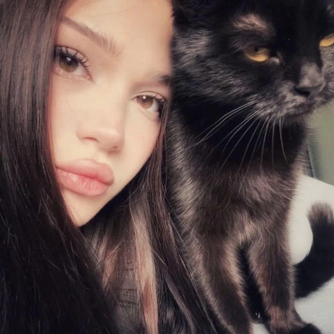 喜欢吃奶黄包⁰