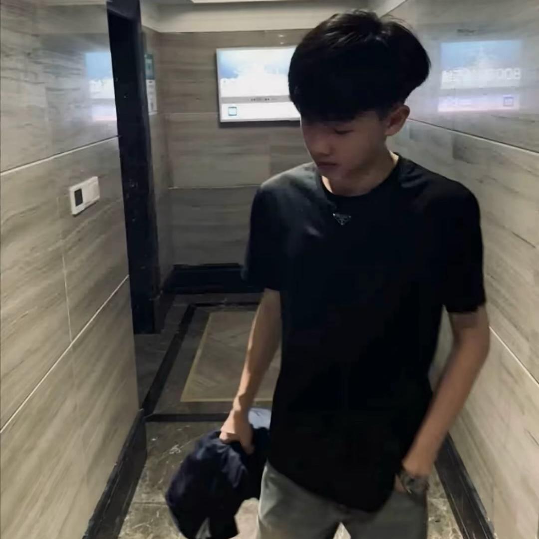 忧郁的哈哈哈