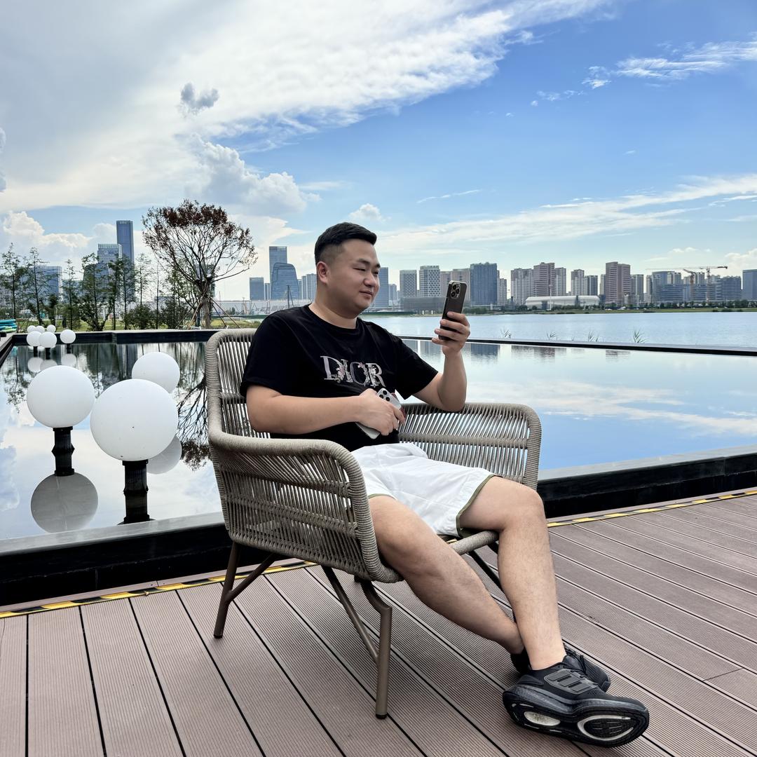 苏州亮哥