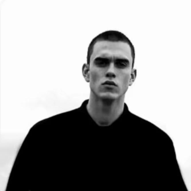 ￴￴￴ ︎  ￴￴ ￴￴￴ ￴￴￴