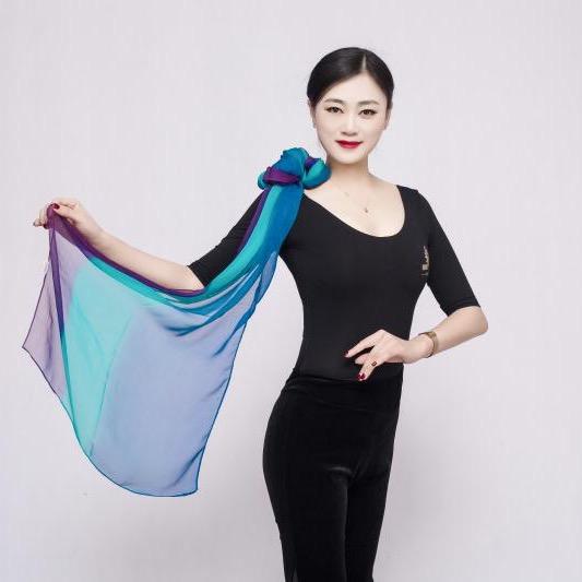 在高密开瑜伽普拉提馆的雅菲