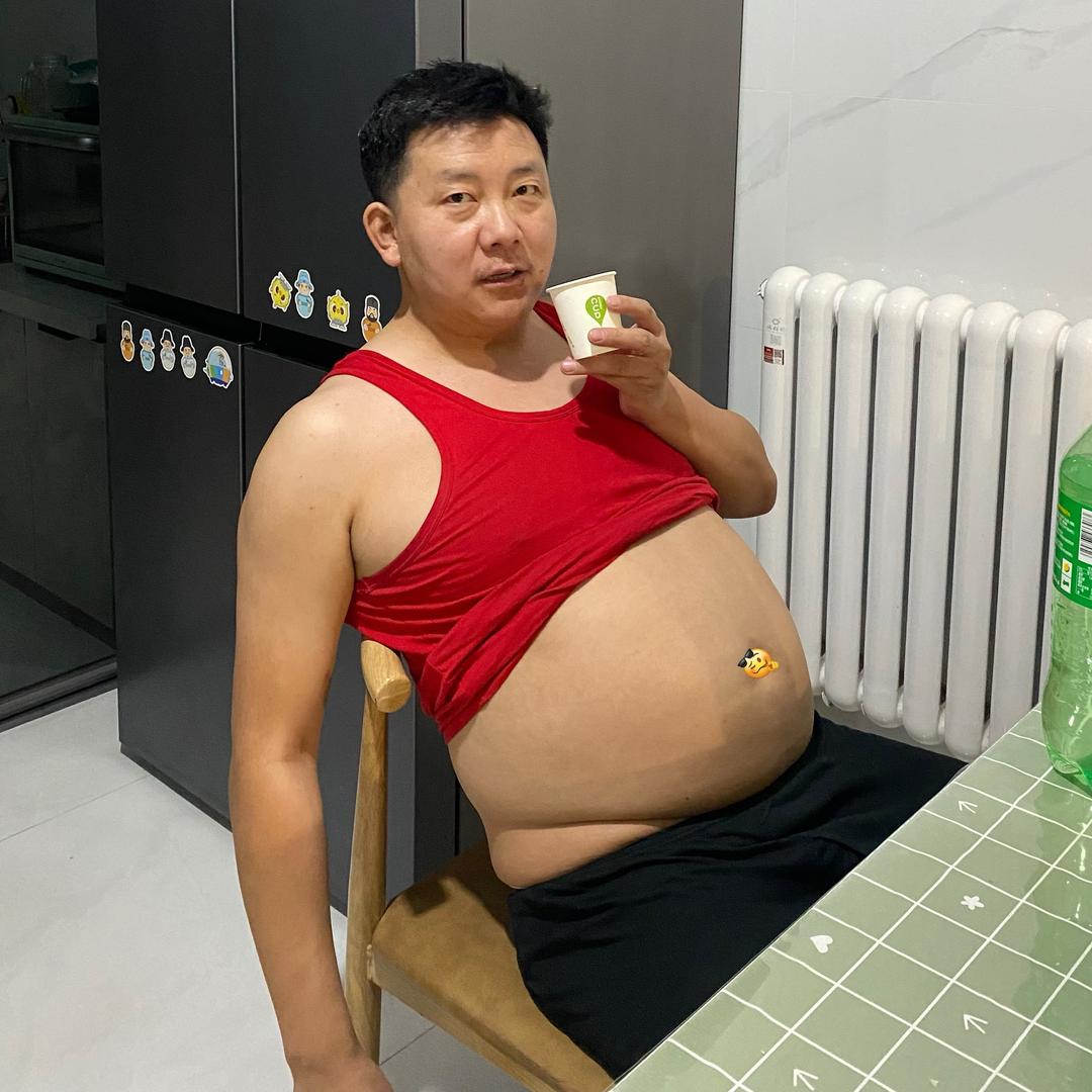 红衣大叔春哥