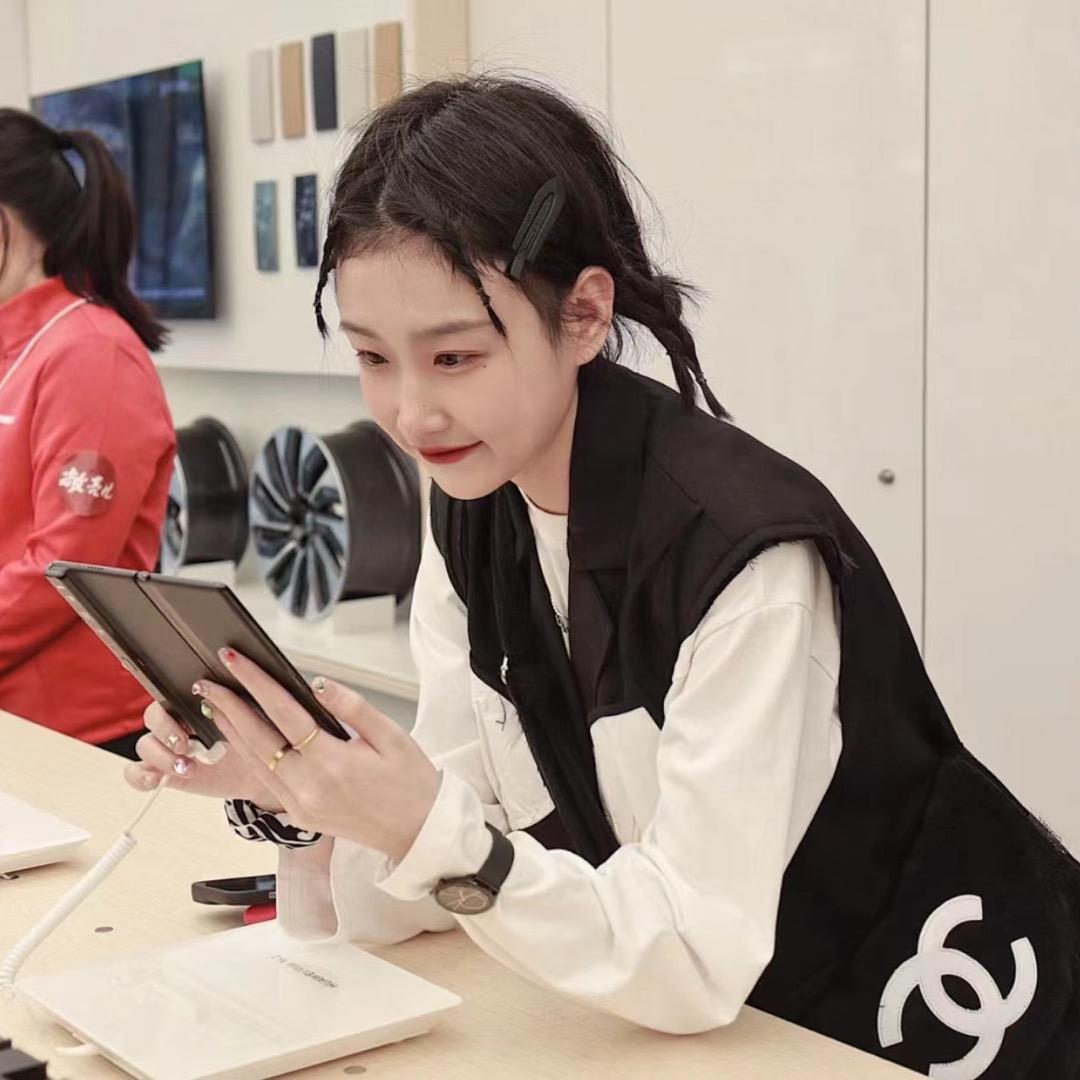 鸿伟数码店