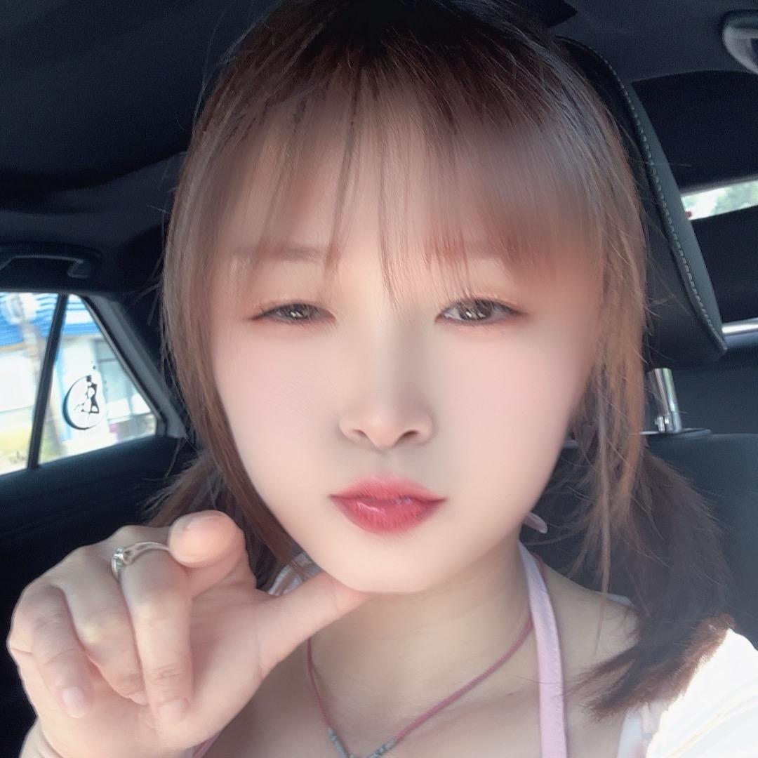 月亮不睡我不睡🍓