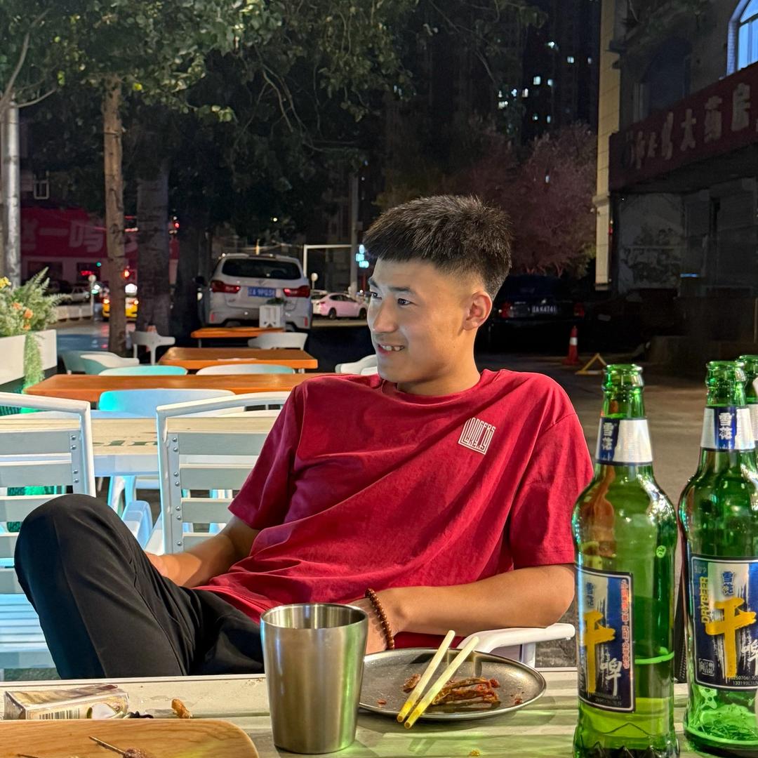 李博.