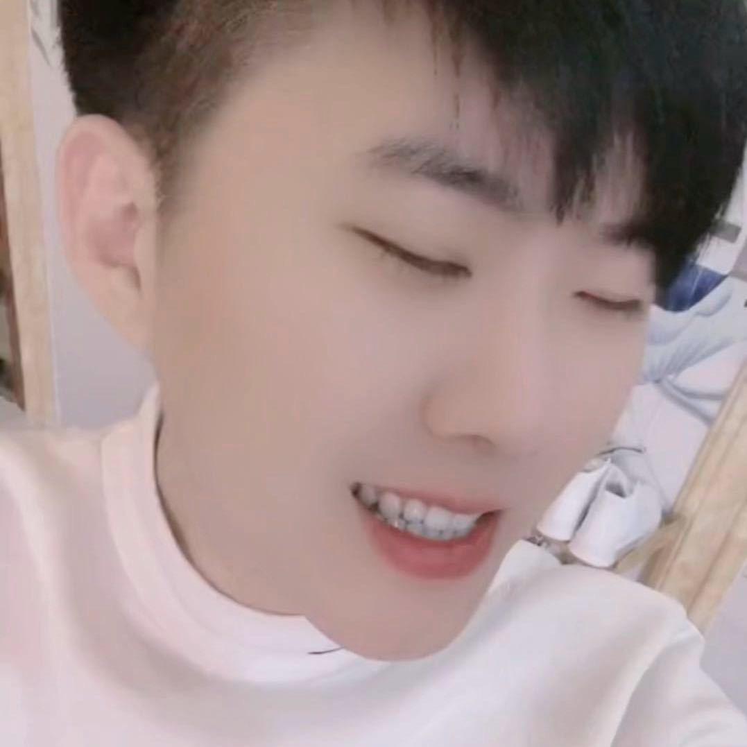 鸿少吖