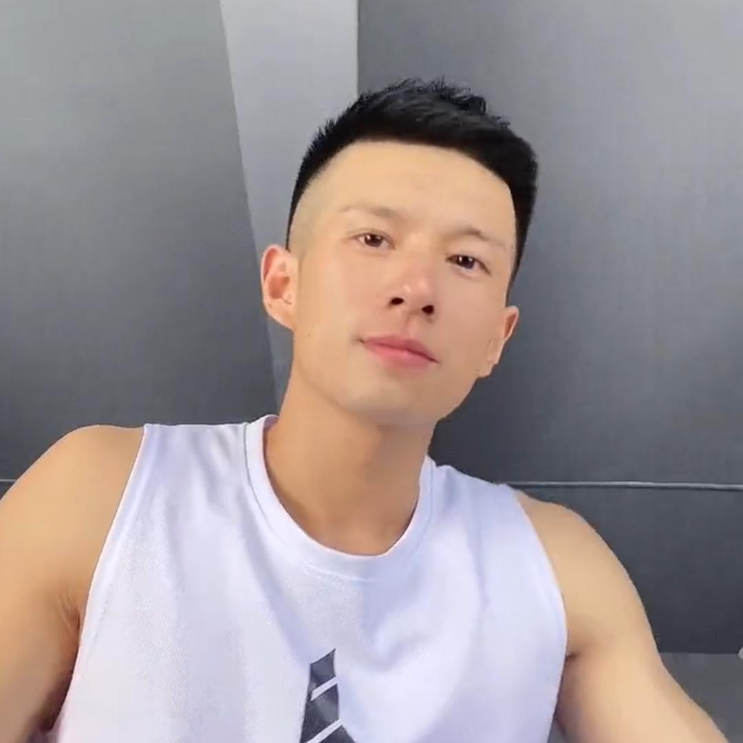 蓬莱黑马私人教练 亮