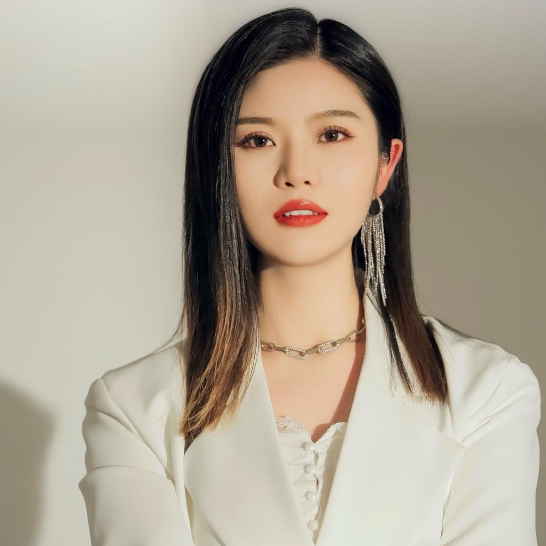 小七与红旗💕