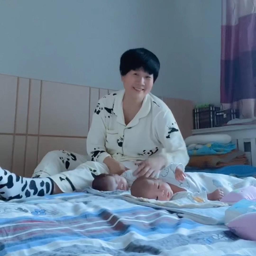 南红芬月嫂🦄