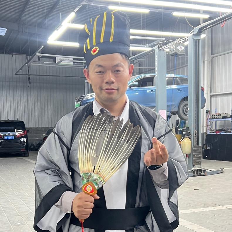 奥尔格闫大猫新能源连锁