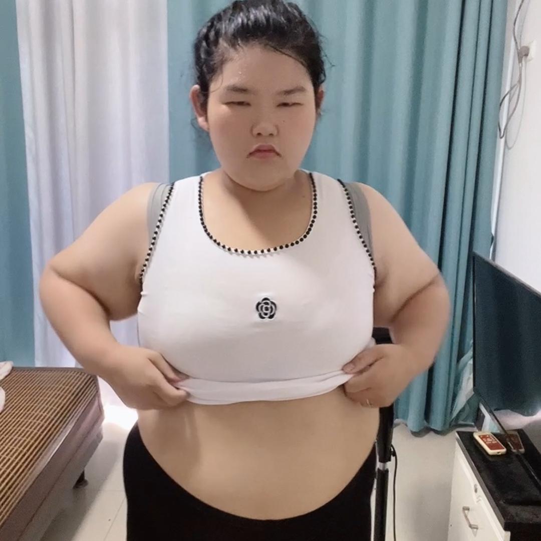 覃小芳在努力