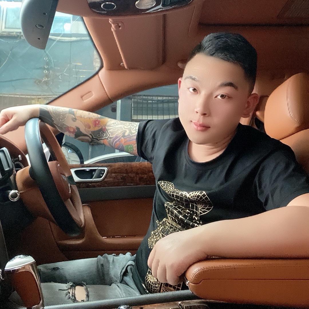 AA.จุ 黄小黄 💯