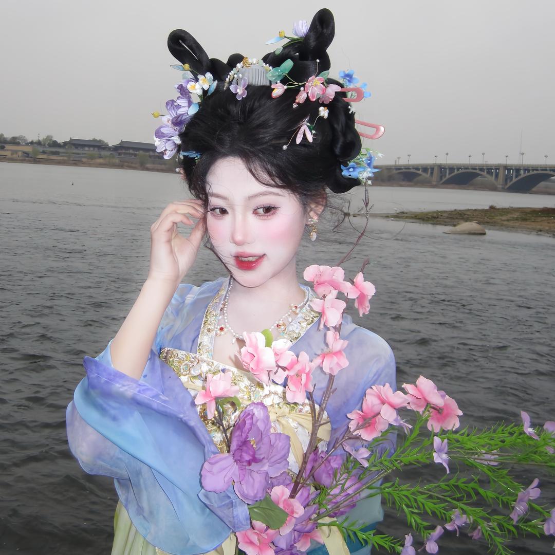 衣锦洛城化妆师一贝阿贝