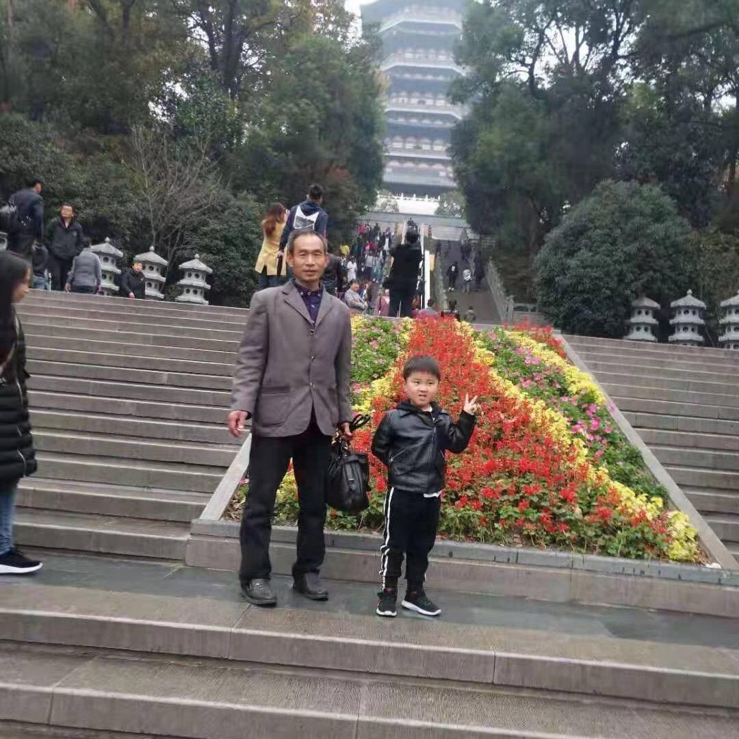 曹县豪俊维修店岳店十字路口西北角