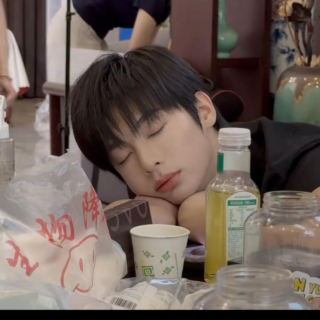 为冷脸萌臣服的一生