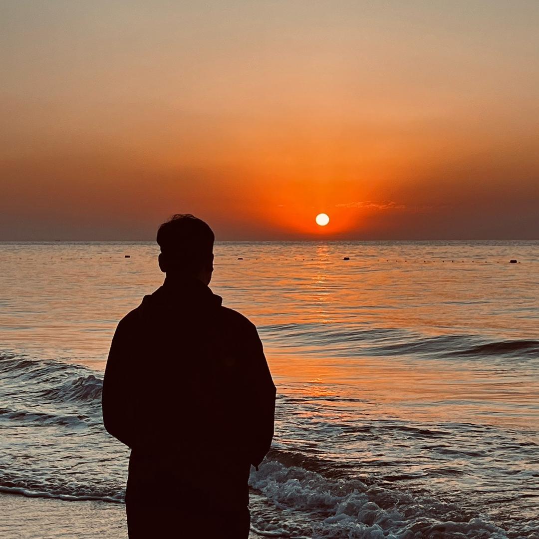 猛踹瘸子那条好腿.