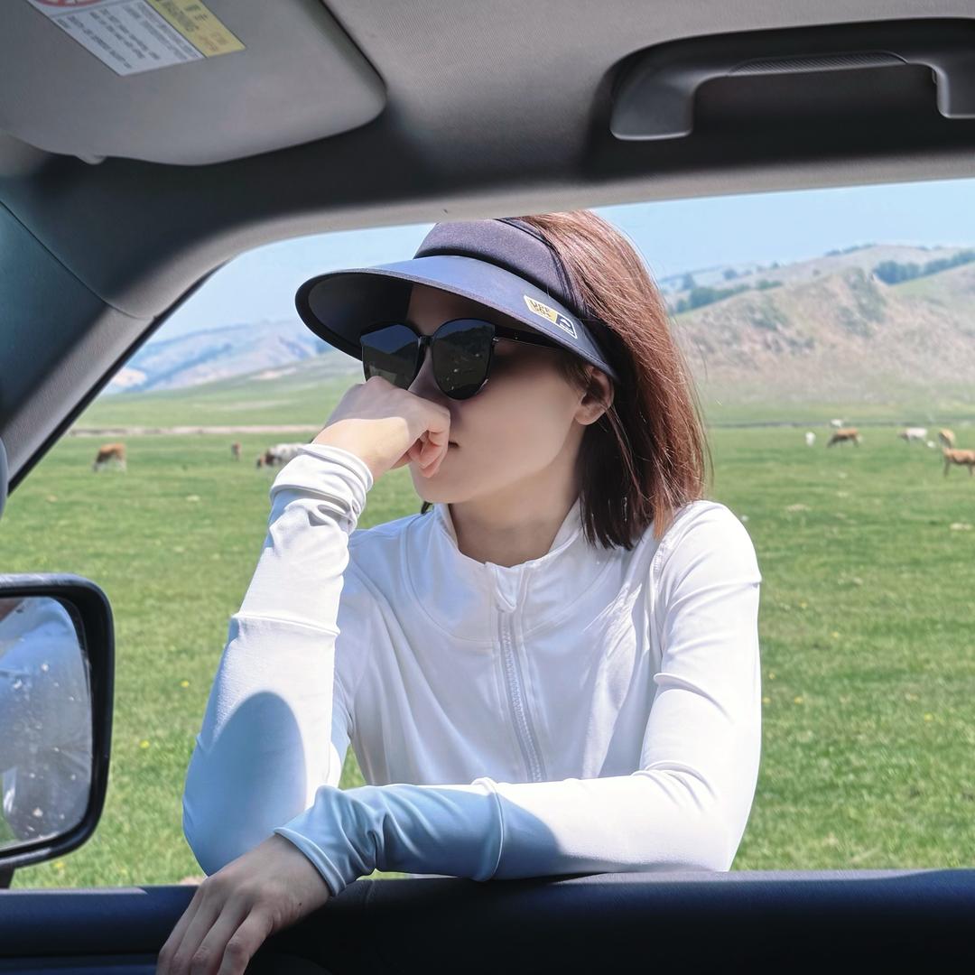 领队晓娇在草原