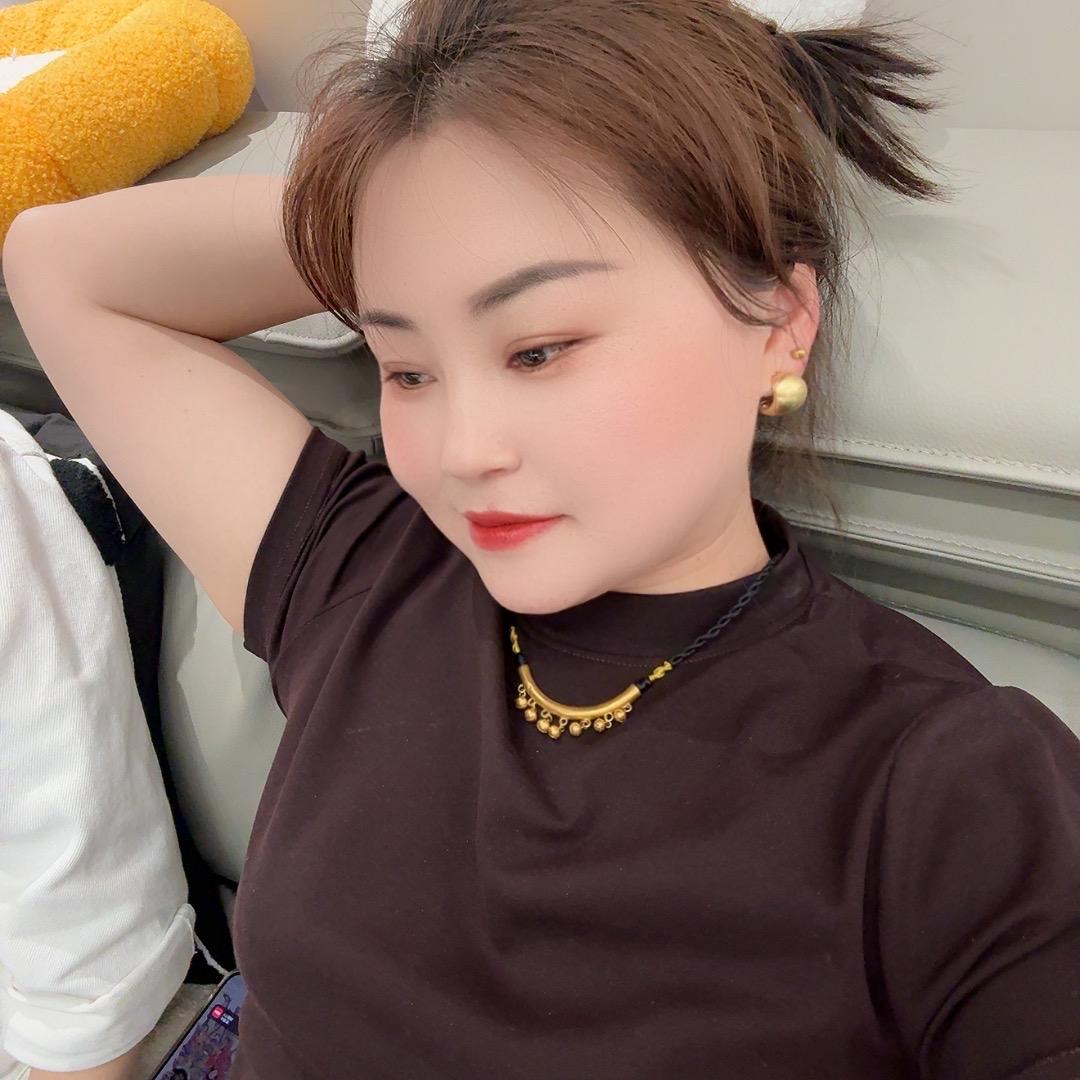 闫财财《女装》