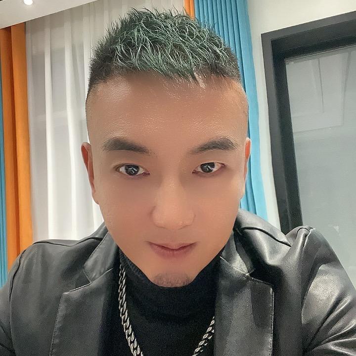 @啊 坤        忠义千秋