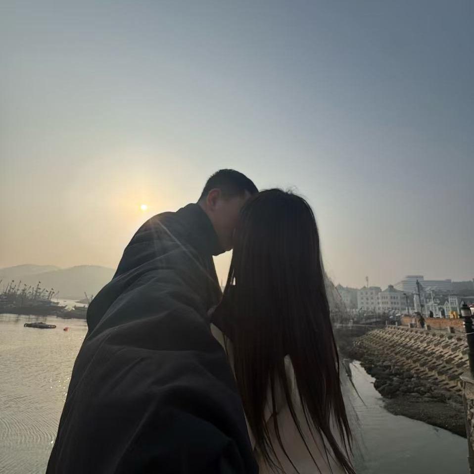 郑宇.