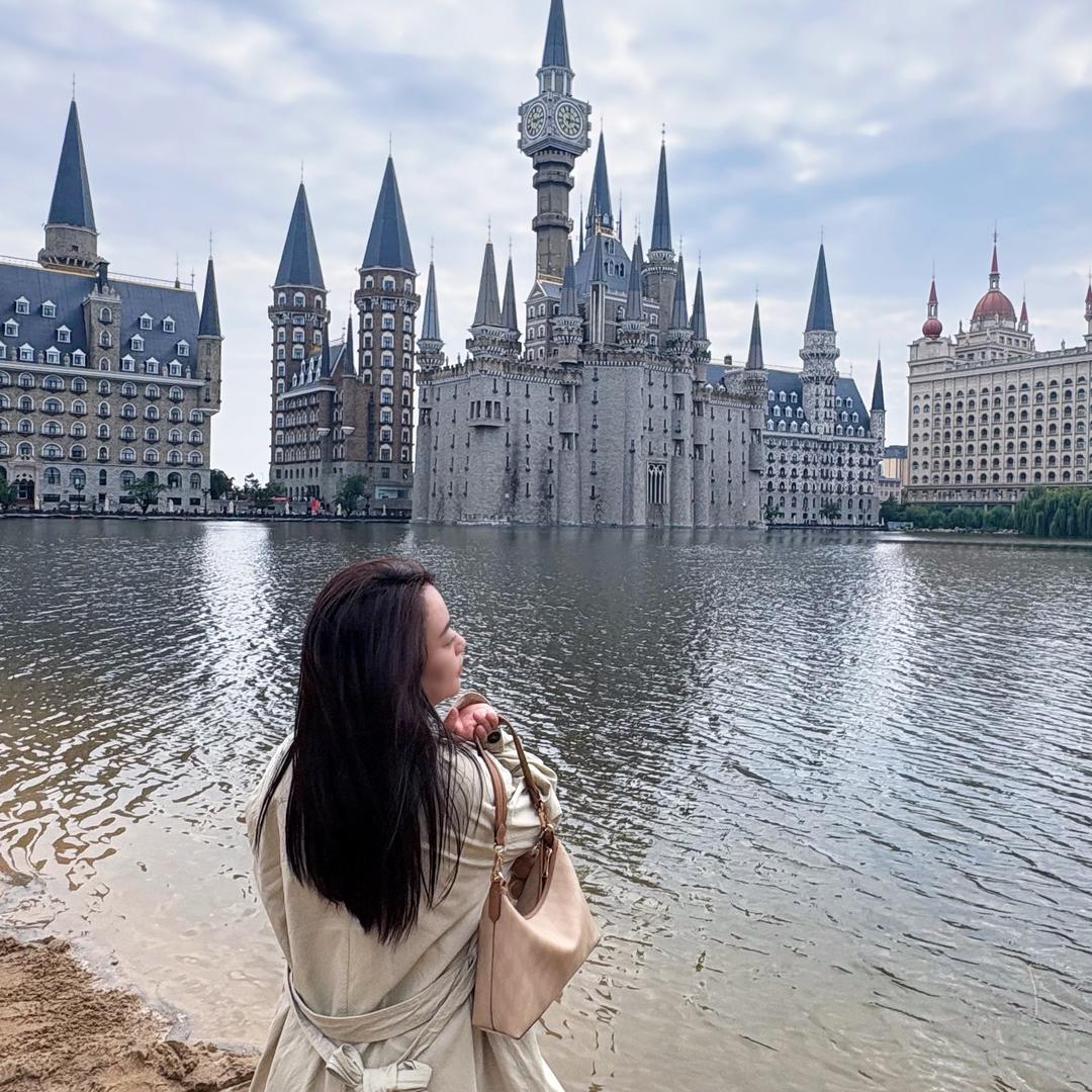 李四的女王           🕷