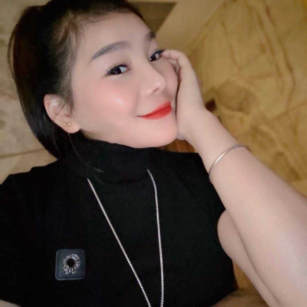 羊姑娘在樟树