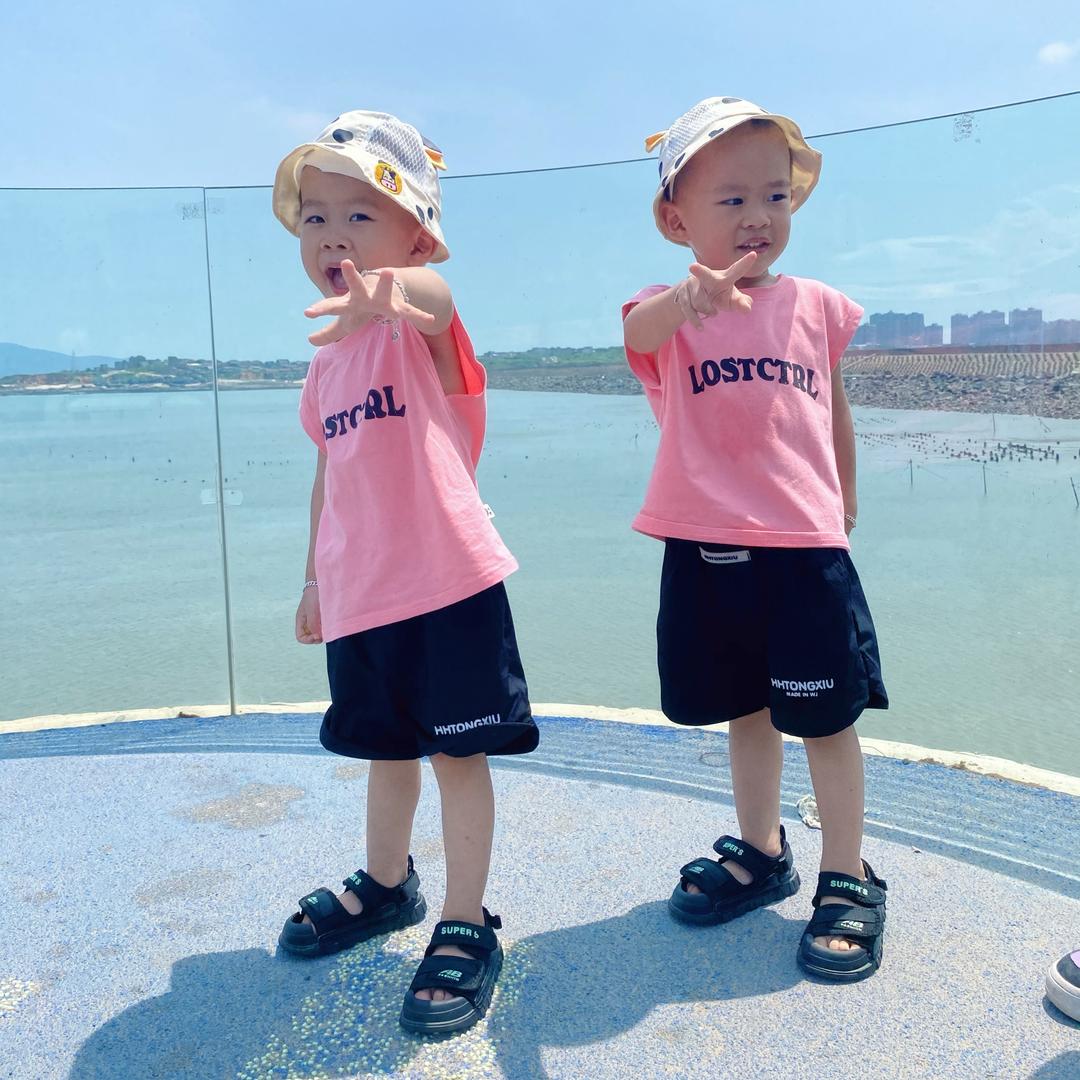 霖霖轩轩双胞胎日常