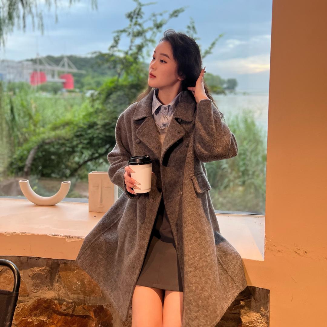 云尚轻奢大衣工厂店