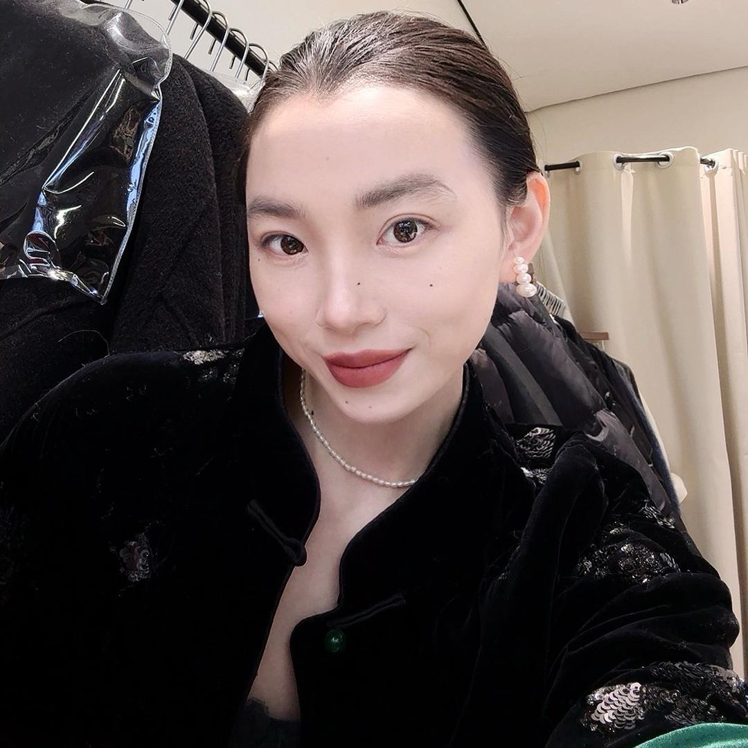 何识hesenses｜长满胡渣的少女心