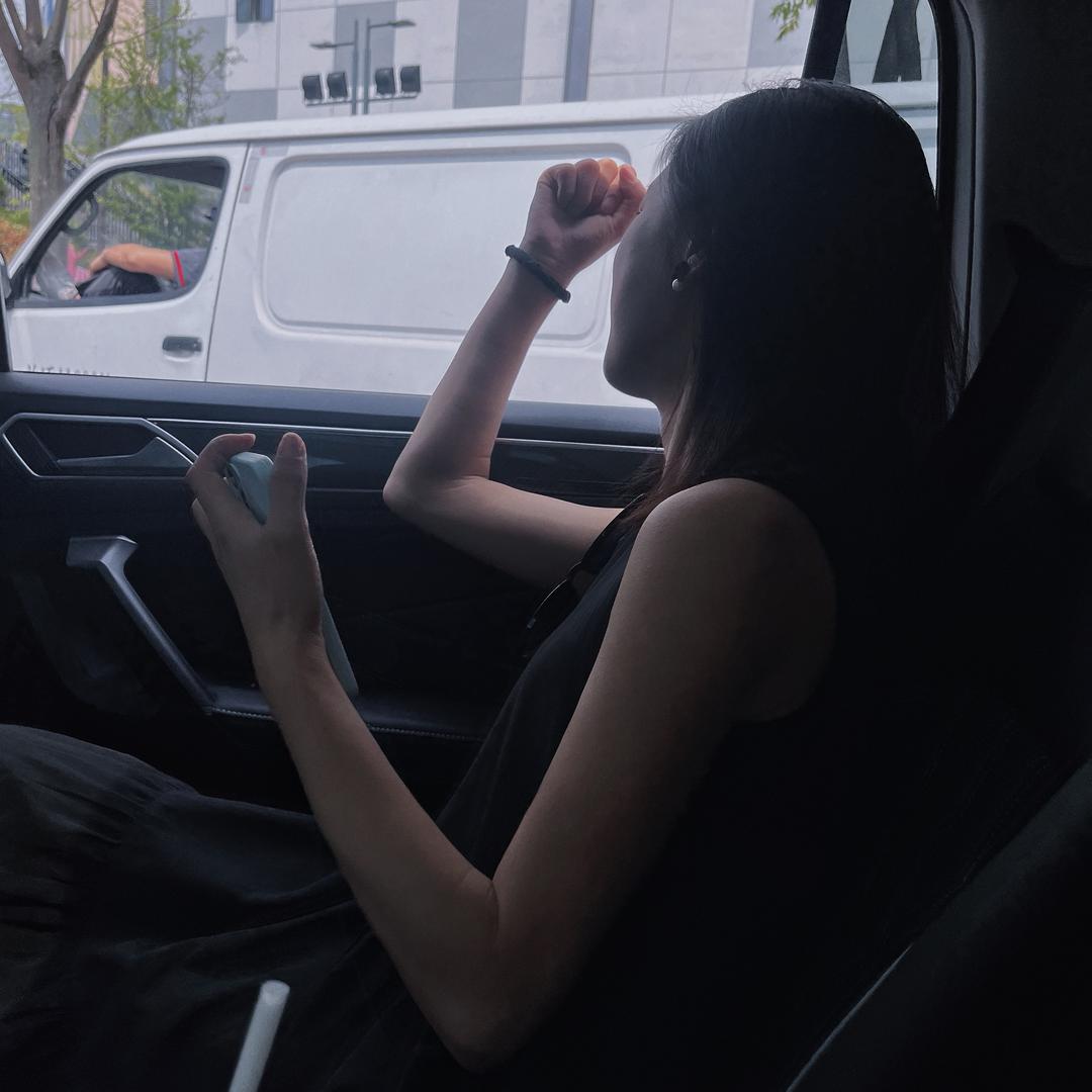 吐个泡泡₀o0⁰