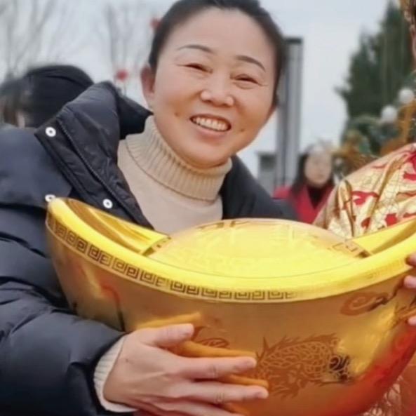 射洪金华卖衣服的吴姐