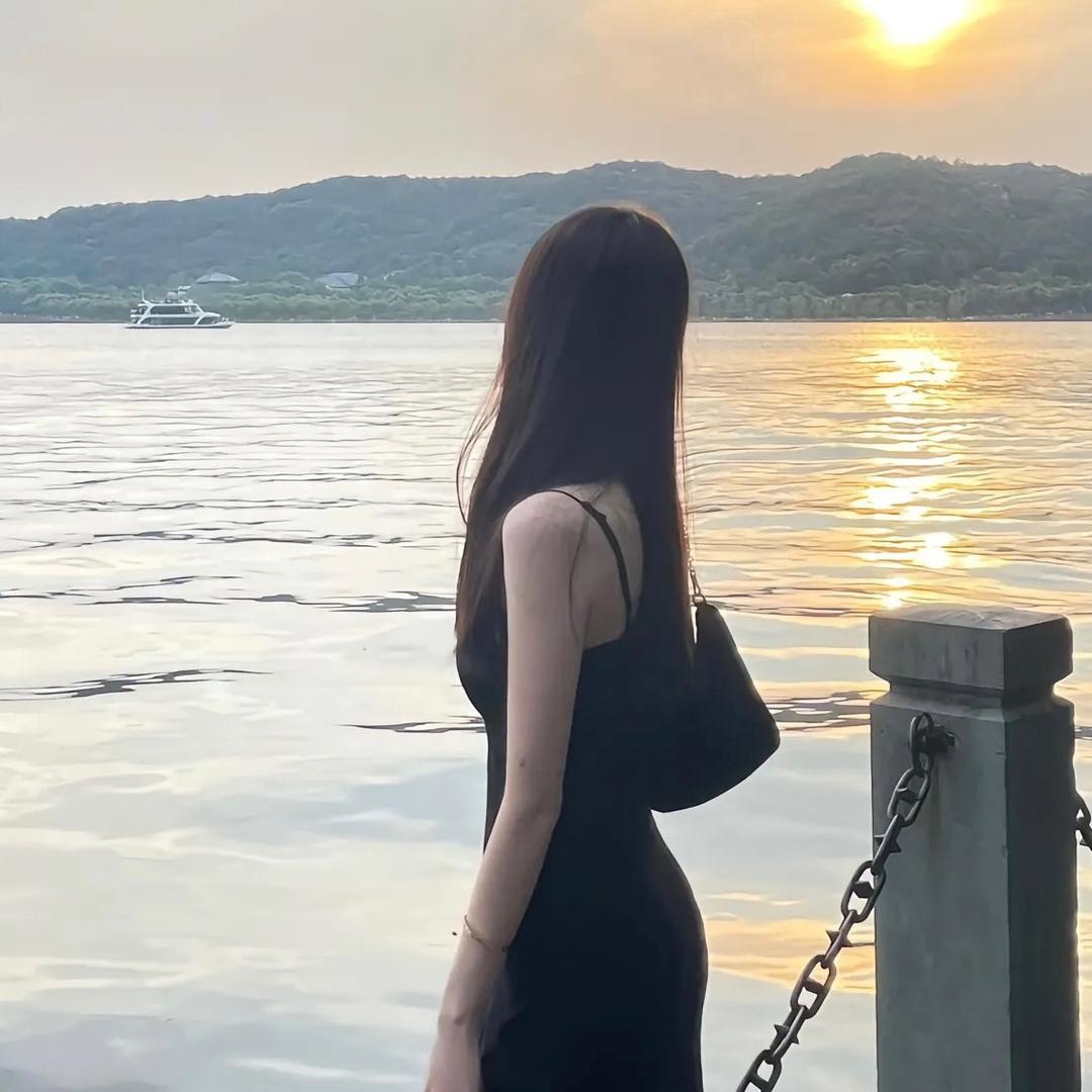 柒柒