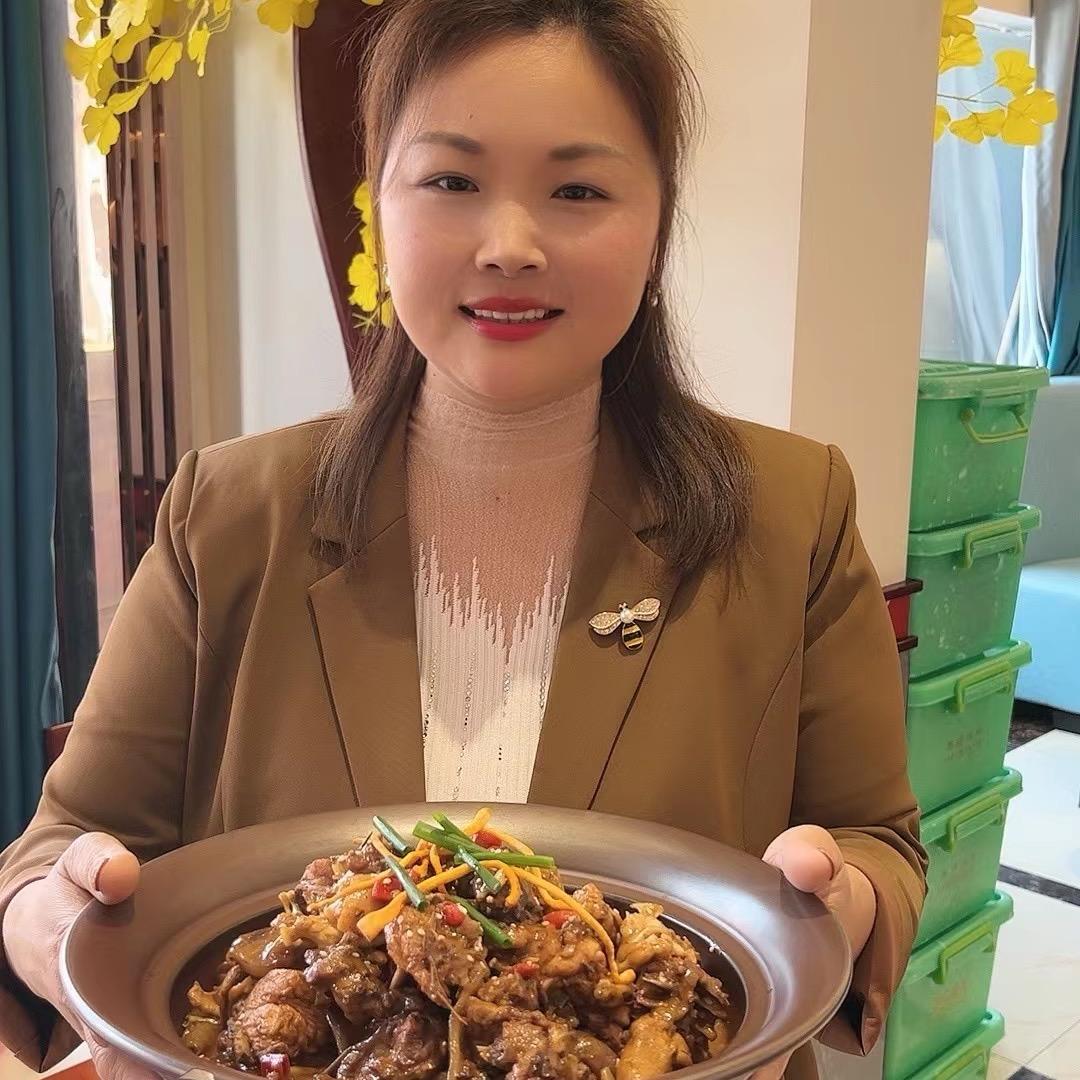 汉川甲圣餐饮杨姐