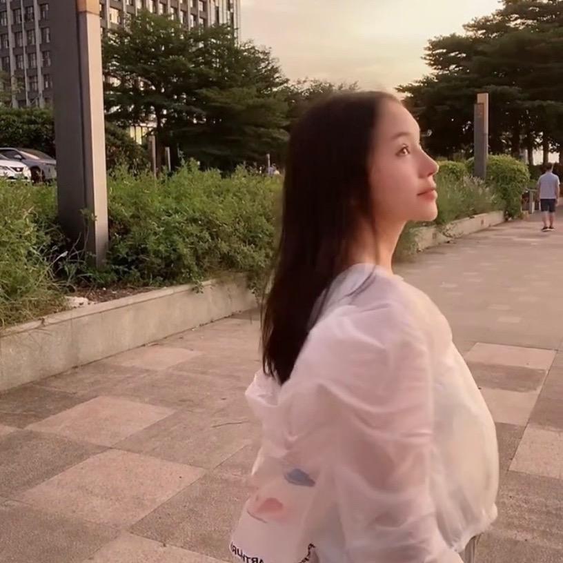 快乐的兰妹妹.