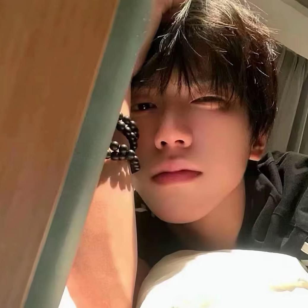 蛋黄派大王。