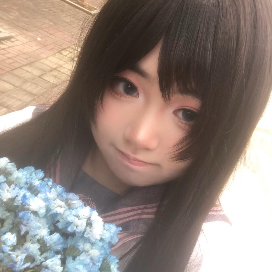 衪