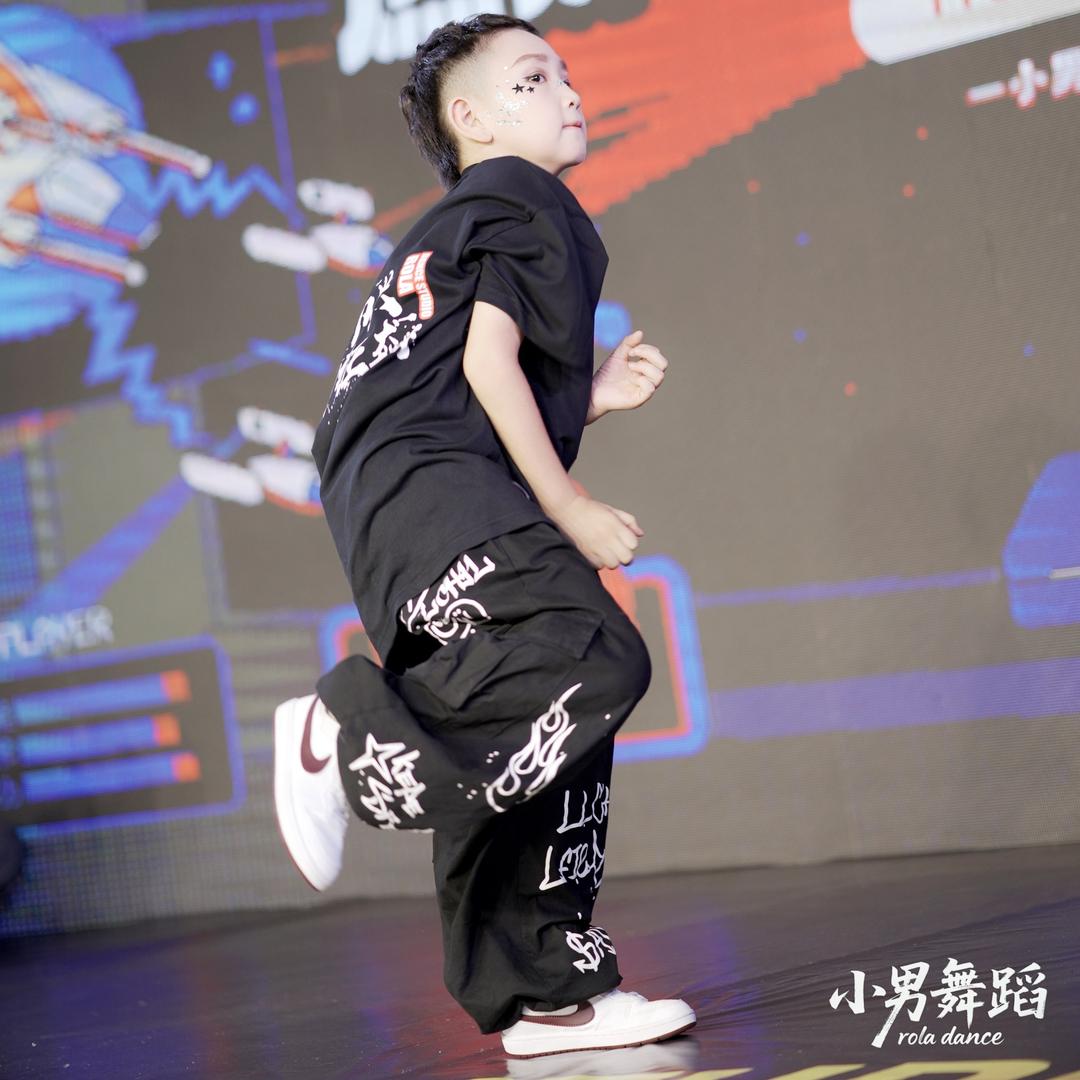 小男舞蹈-徐正宇