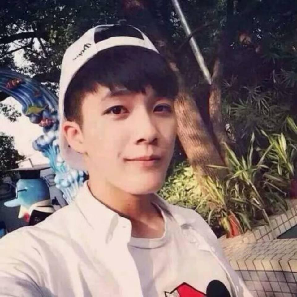 向我胸口开枪。