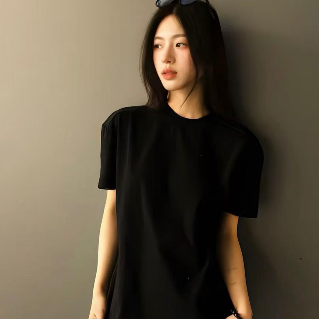 纯纯.