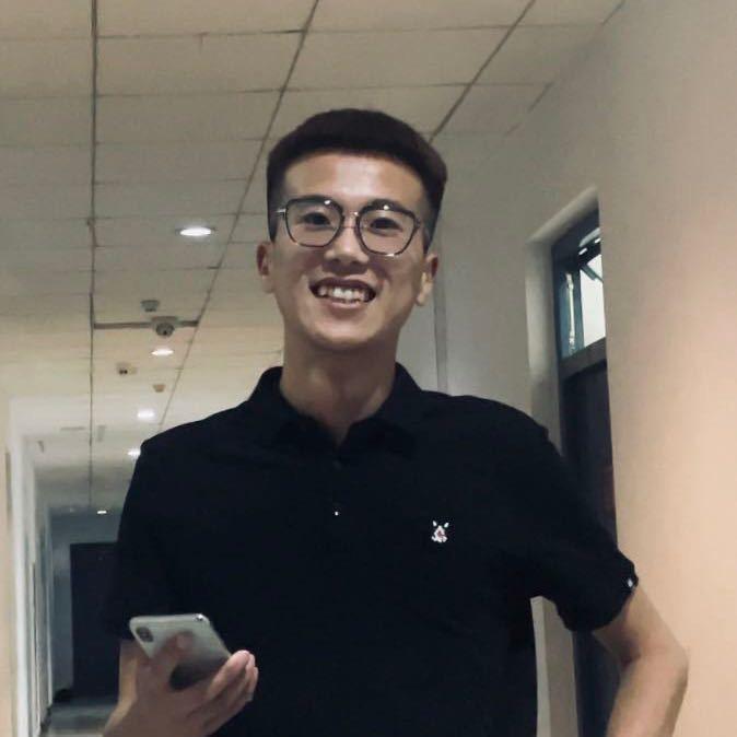 張卓.