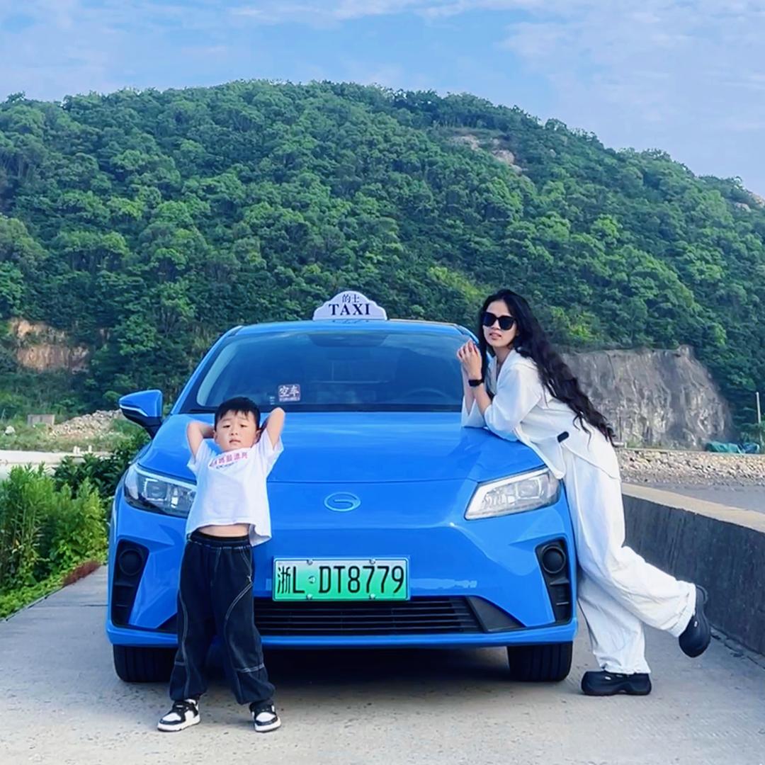 🚕开出租车的小阿姨（接代驾）