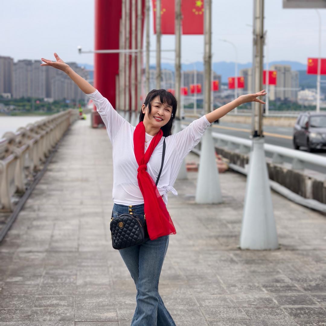 天使艺术学校 张老师