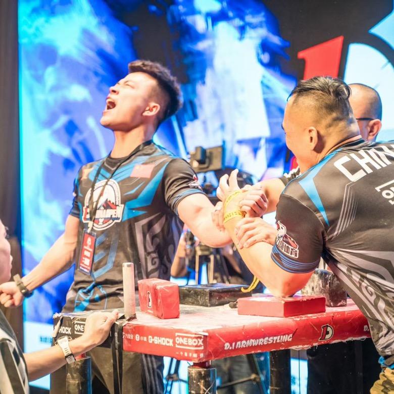 腕力🇨🇳邹嘉伟🉑线上