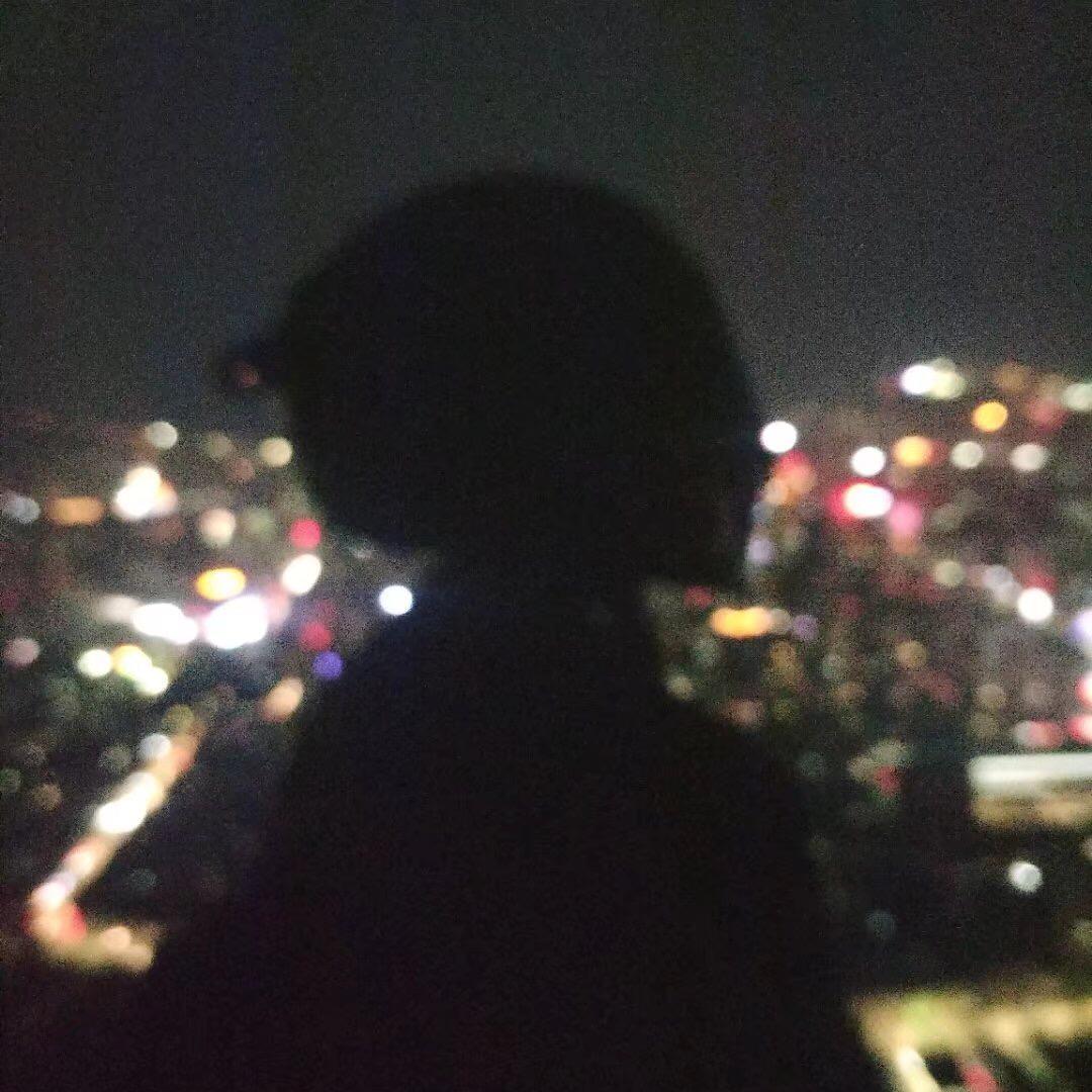 落地成何🌊（大灯俱乐部维保部)