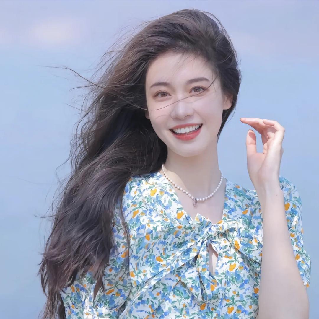 薇薇爱穿搭