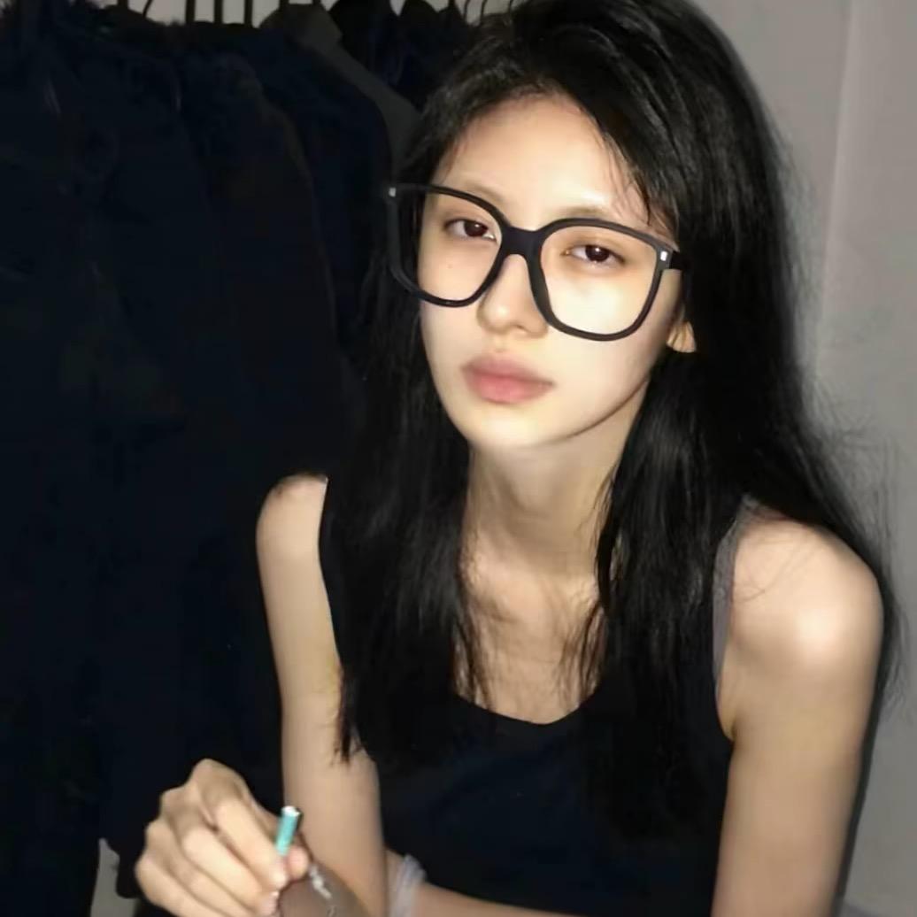 -好 困^.💤