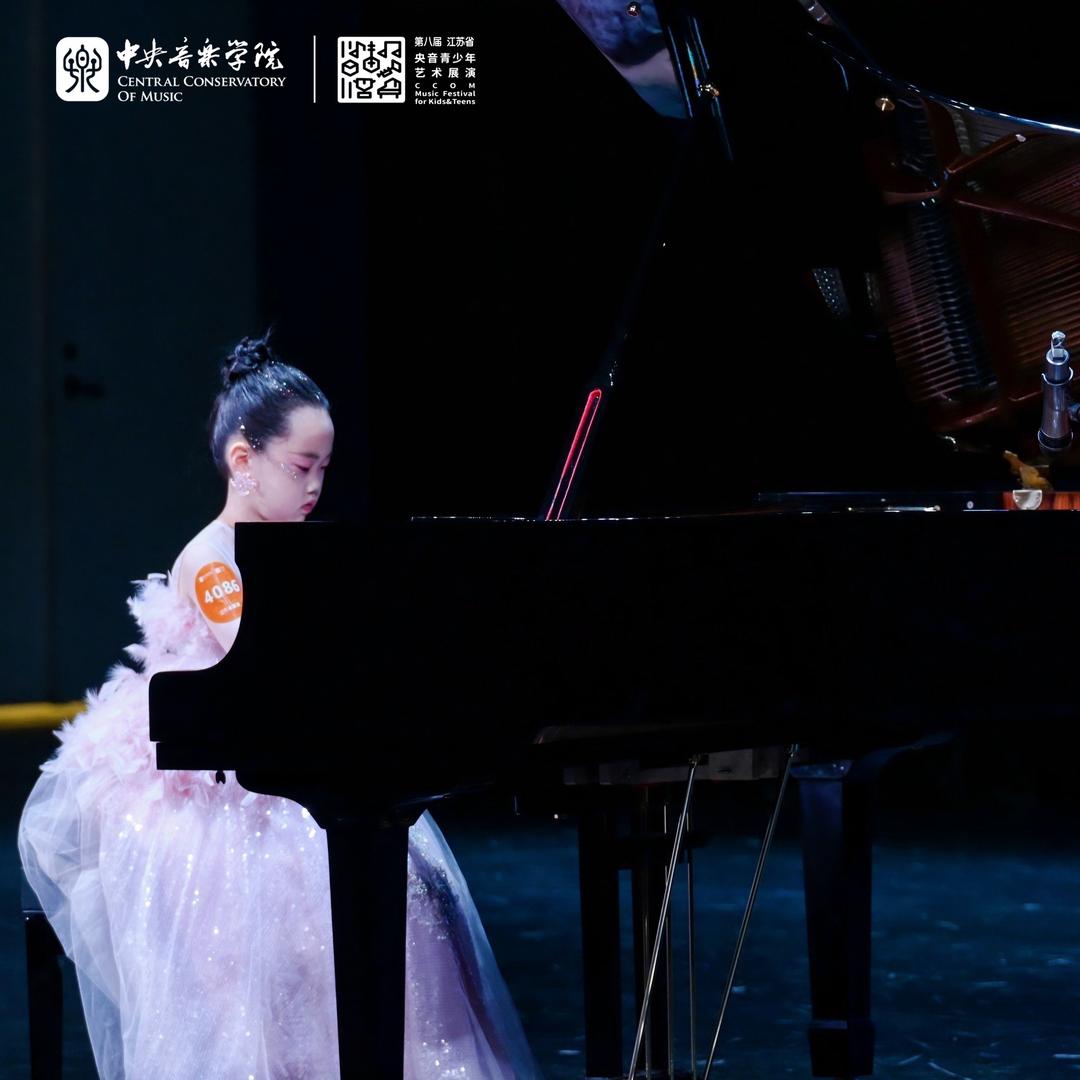 )ㄣ時侊侵蝕傛顏╮.+